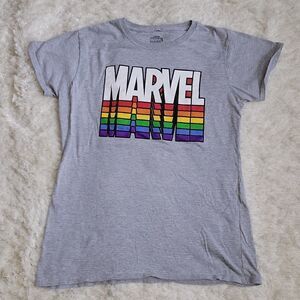 MARVEL JUNIOR'S RAINBOW LOGO CAP SLEEVE T-SHIRT, SIZE LARGE
